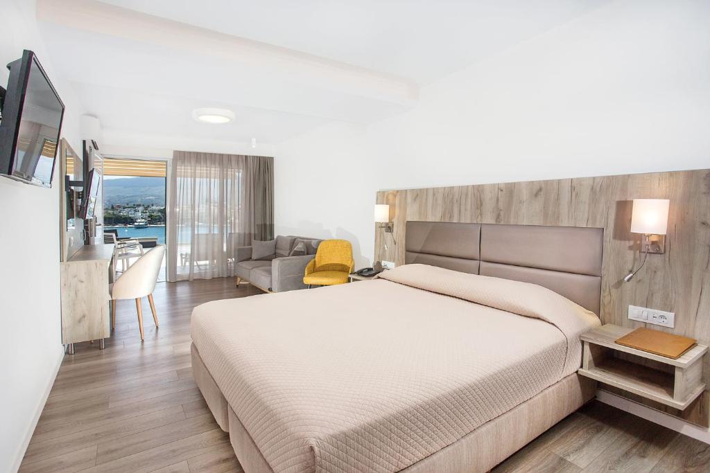 Kosta Palace City Hotel image 1