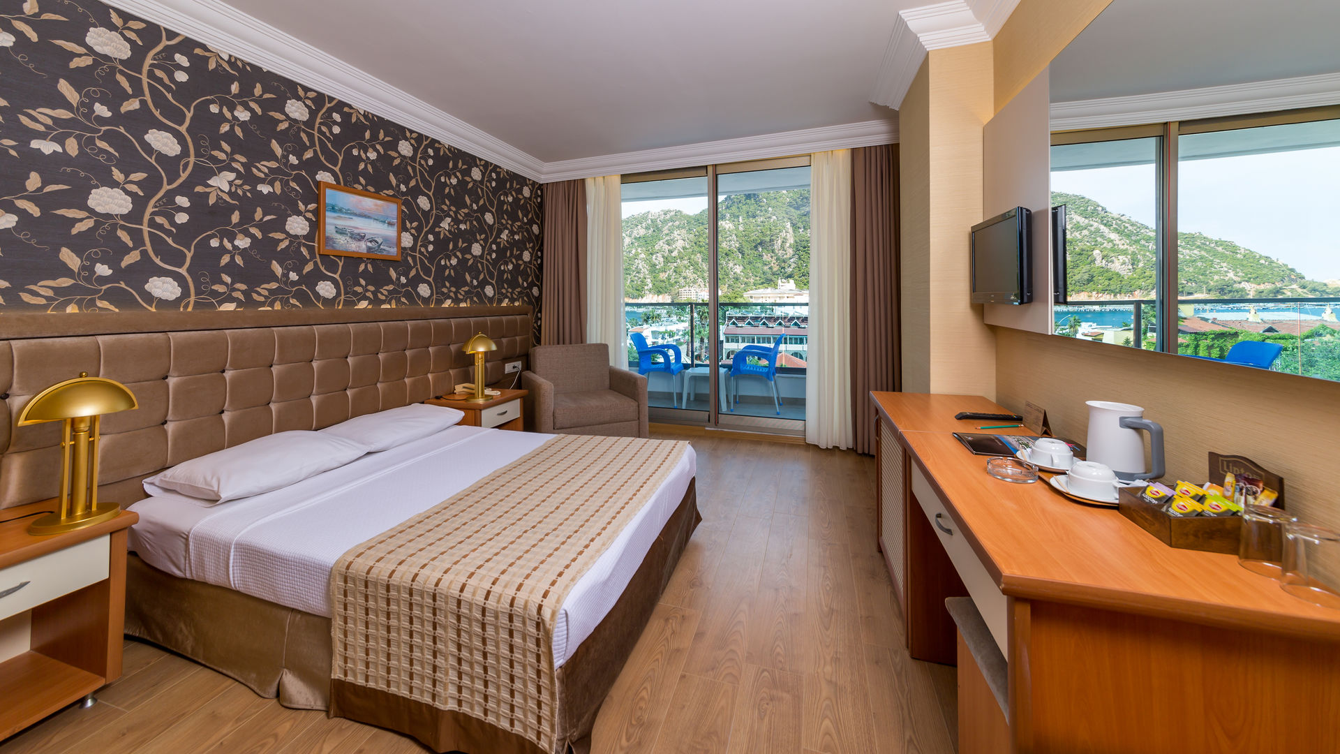 L'Etoile Beach Hotel image 1