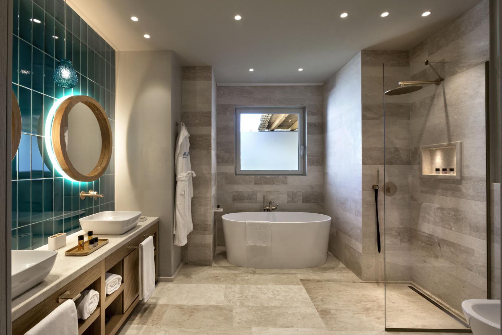 Badkamer met ligbad — Hotel La Bisaccia