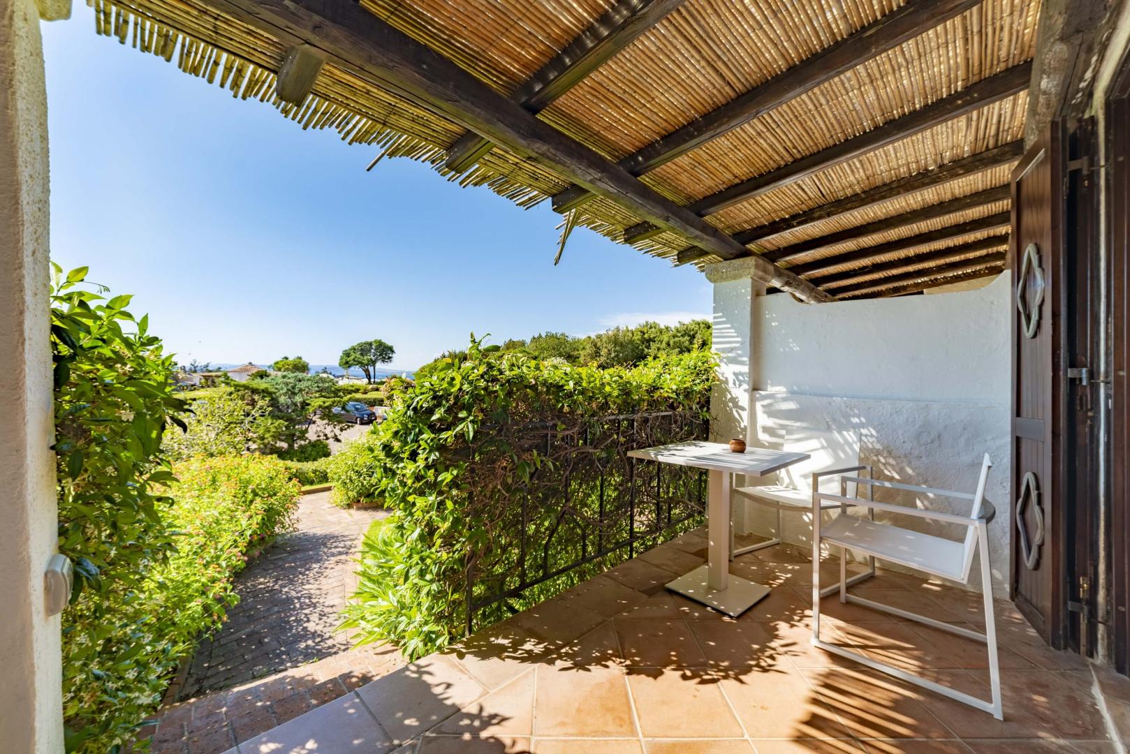 Zeezicht vanaf het balkon — Hotel La Bisaccia