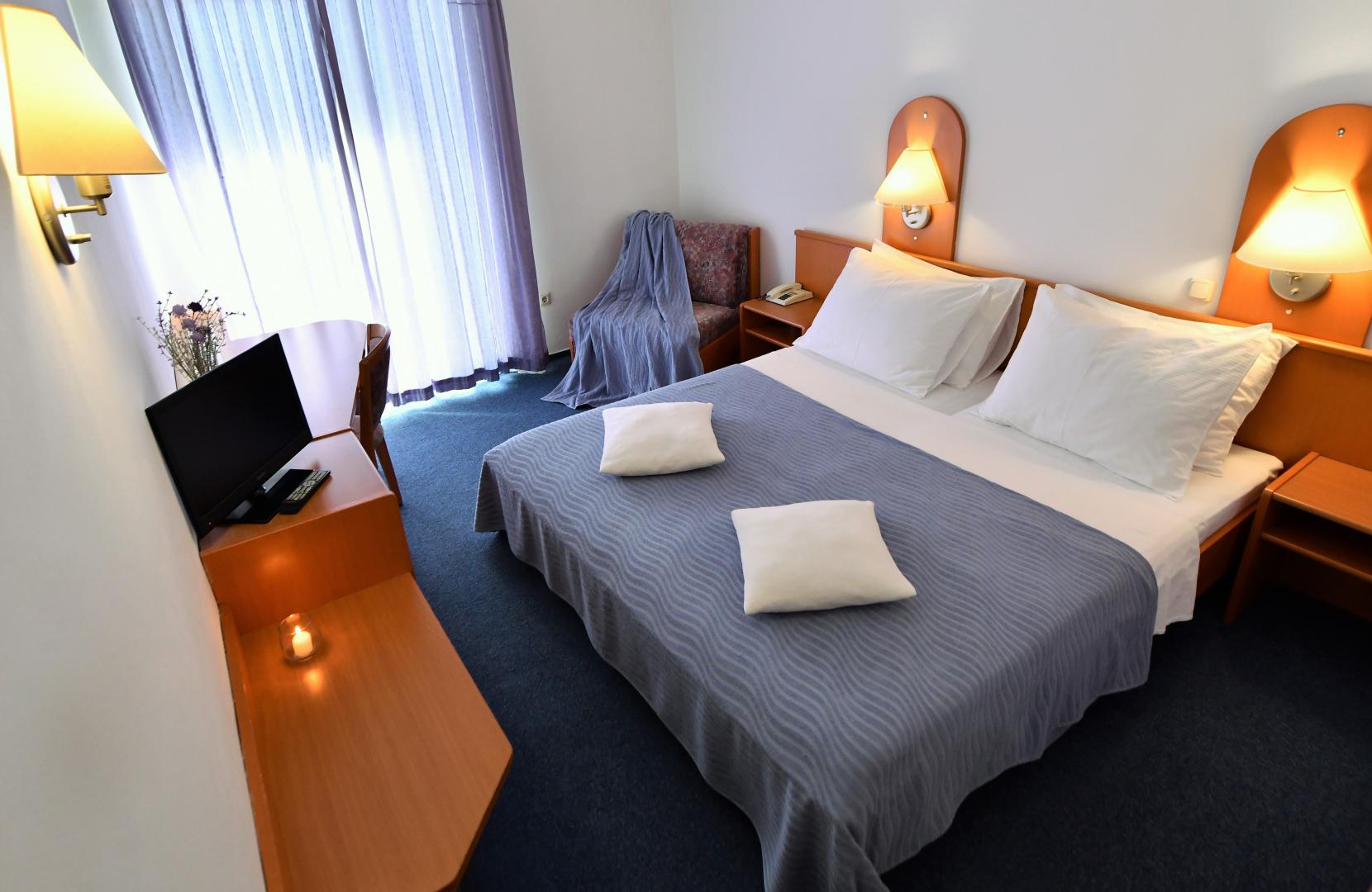 Alkar Hotel image 1