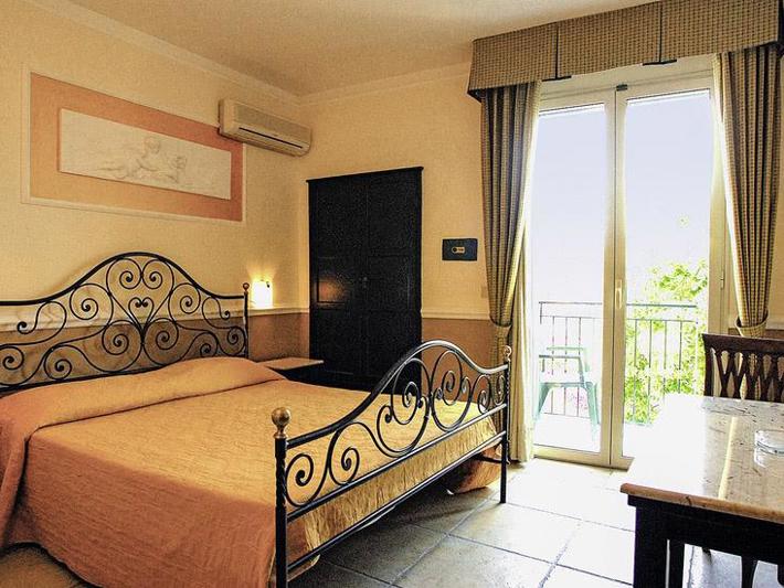 Villa Linda in Giardini Naxos - foto 5