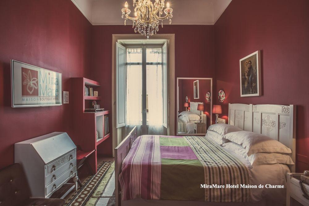 Kamer met twee aparte bedden — Miramare Cagliari Hotel Museo