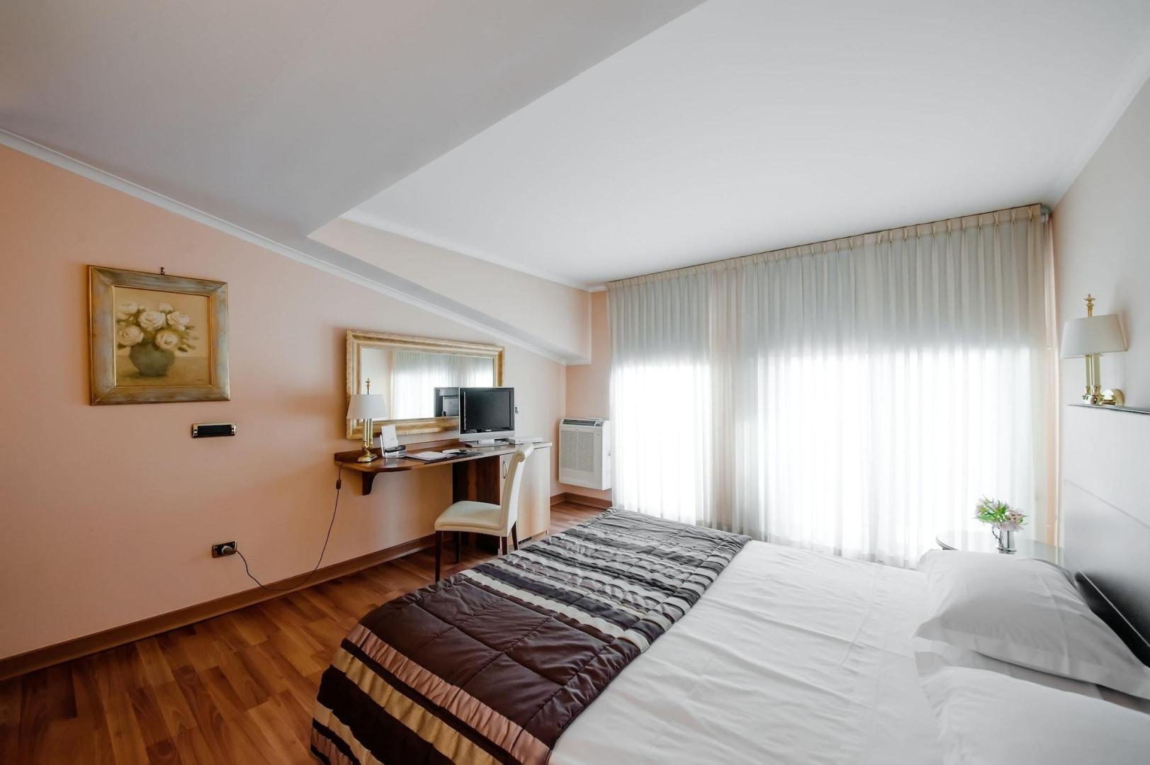 Villa Traiano image 2