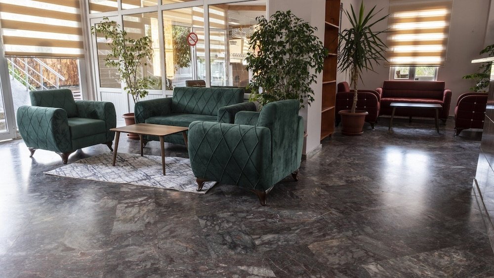 Side Spring Hotel image 2