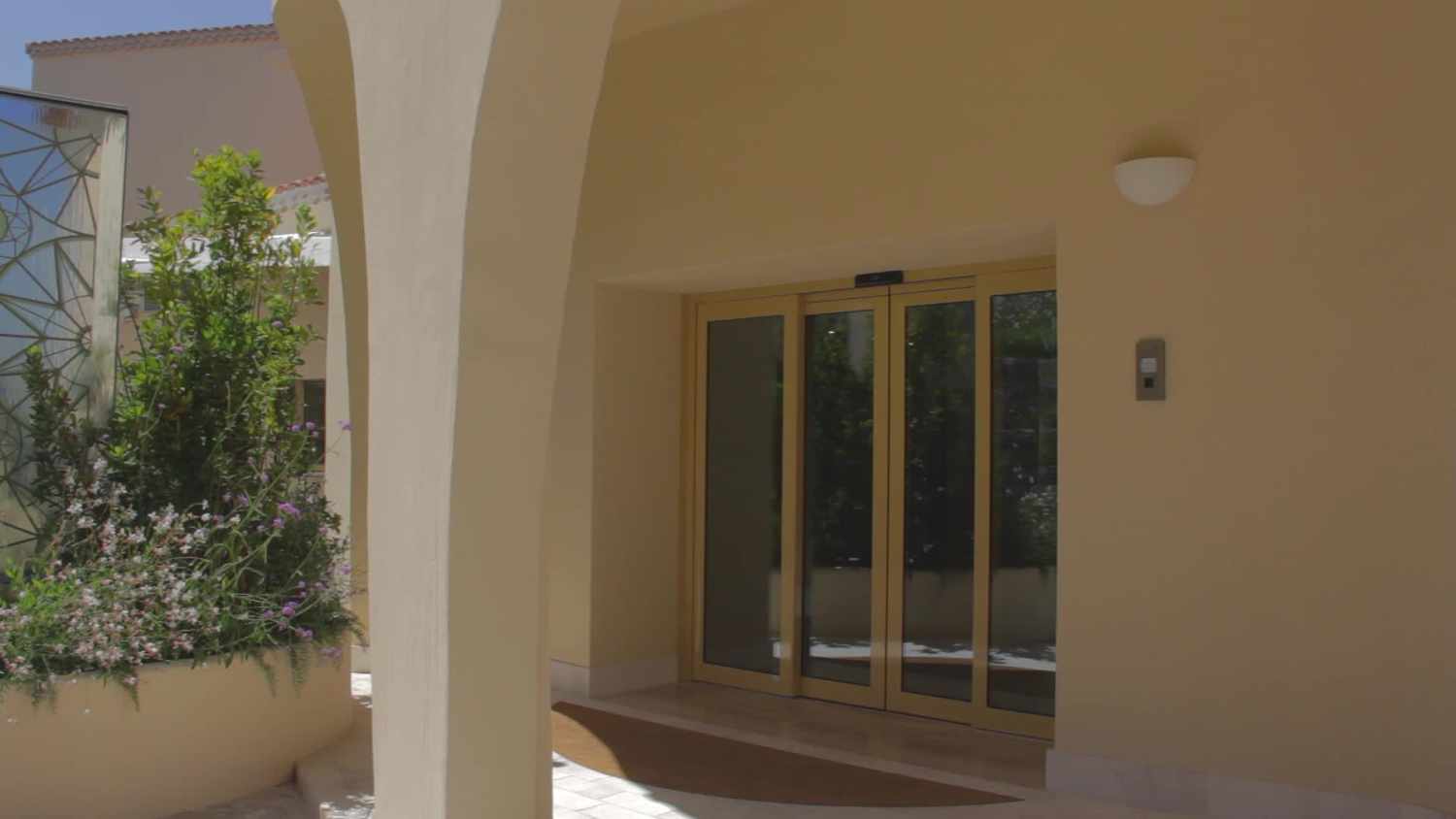 Hoofdingang van het hotel — Cala Cuncheddi