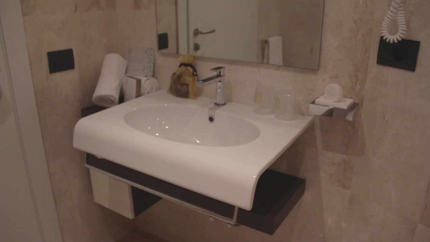 Badkamer met ligbad — Cala Cuncheddi