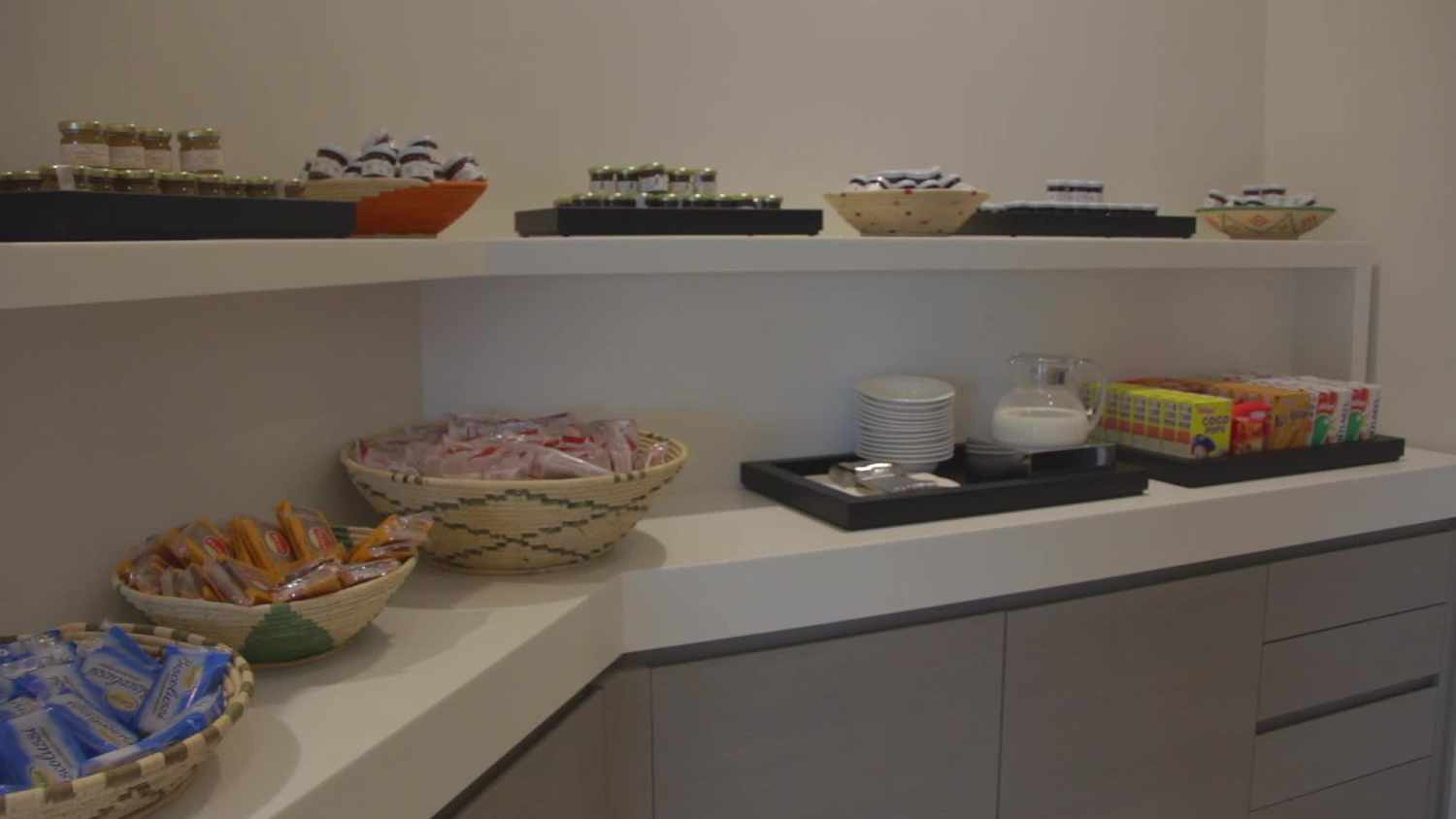 Buffet met diverse gerechten — Cala Cuncheddi
