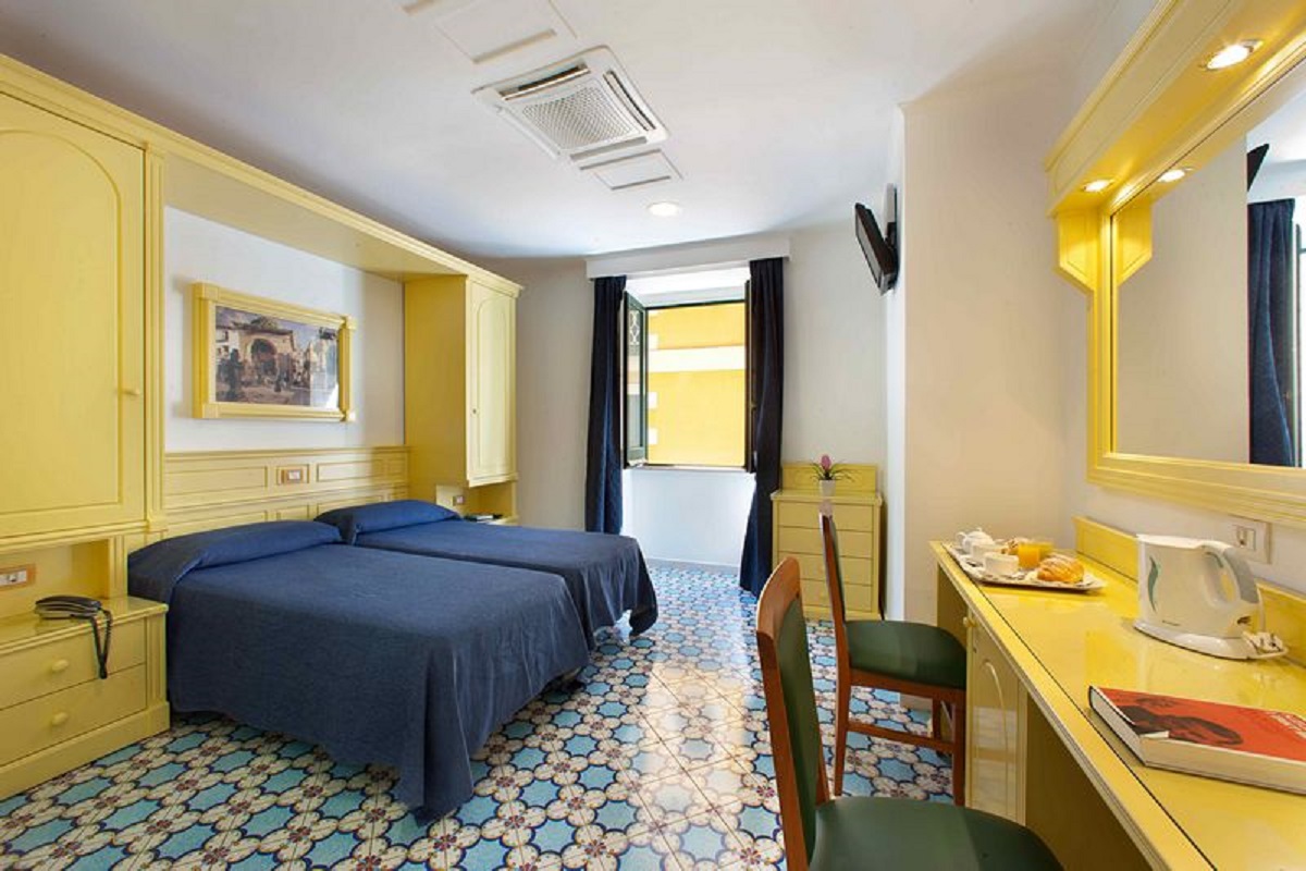 Hotel Astoria Sorrento image 3