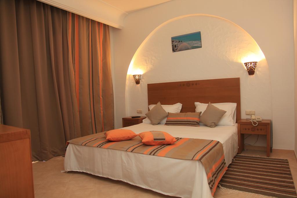 Hotel Menara image 2