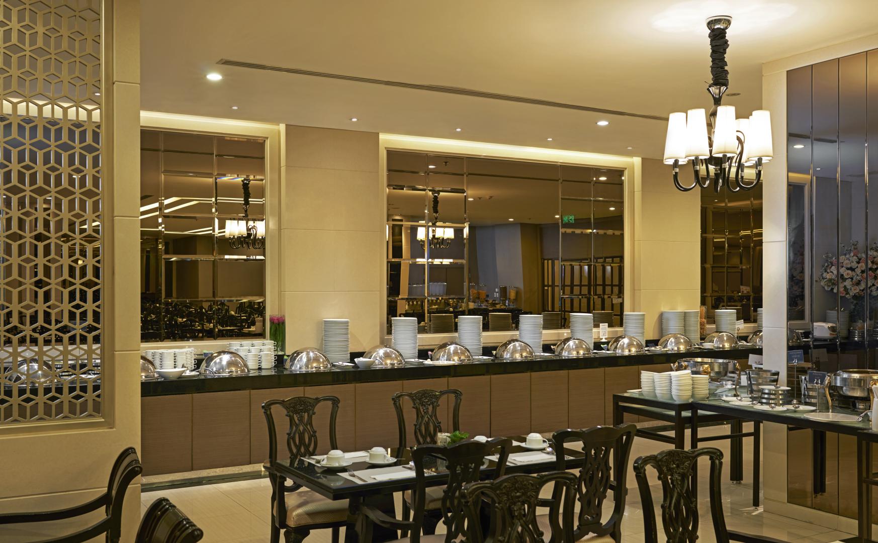 Mandarin Hotel image 2