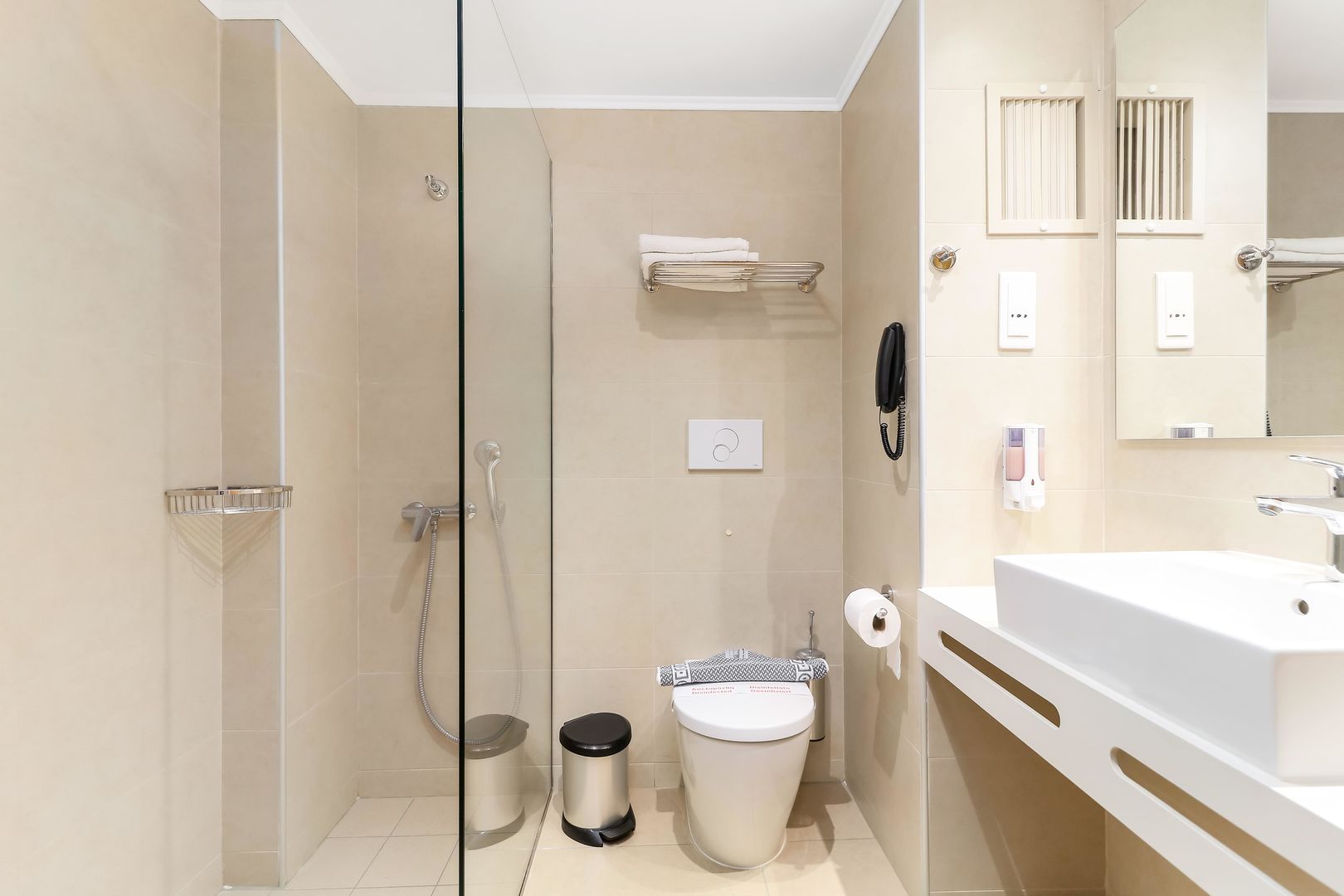 Mare Monte Beach Hotel image 2