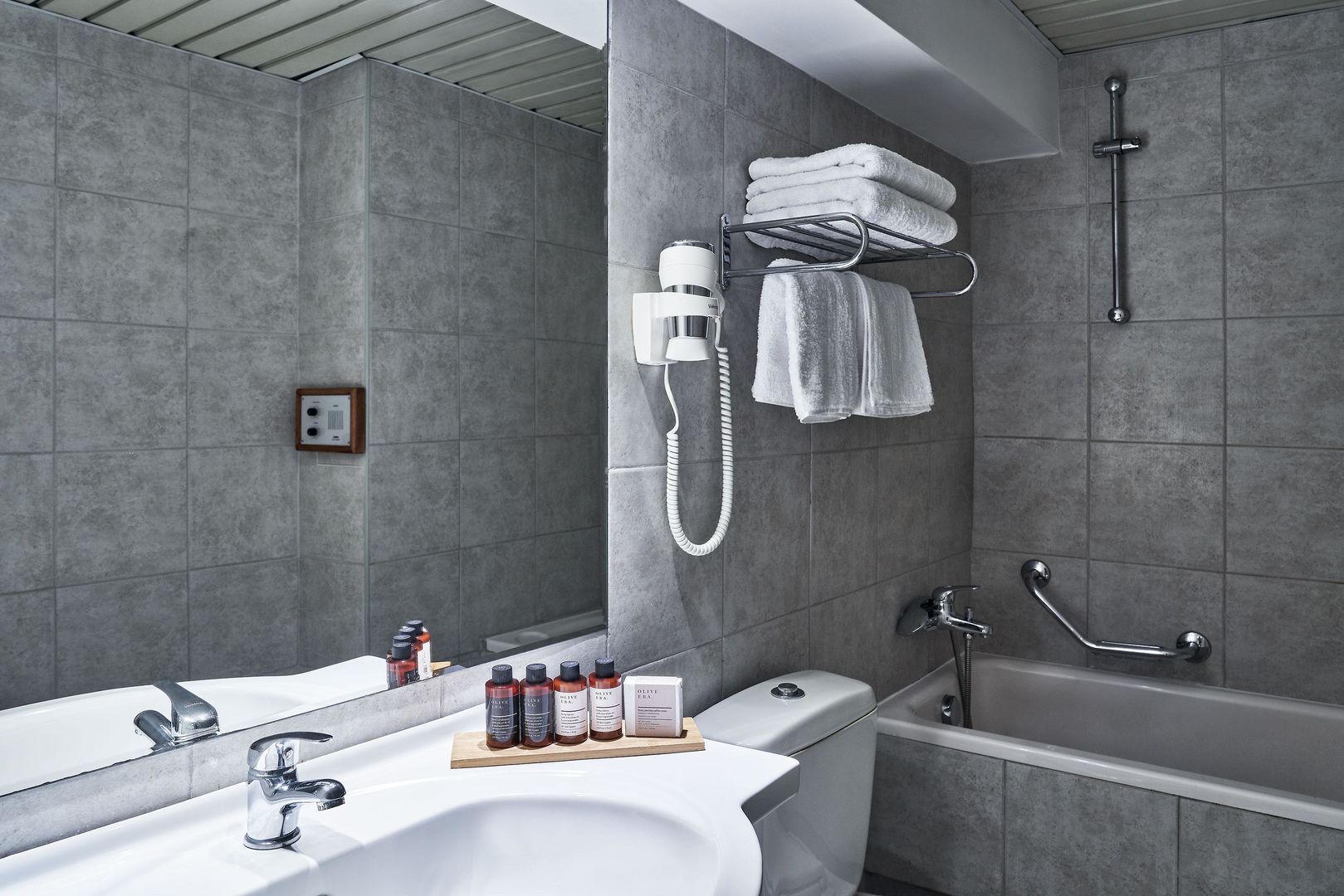 Aquamare City & Beach Hotel image 3