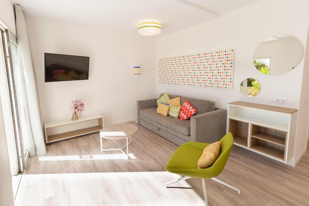 R2 Maryvent Beach Apartment image 2