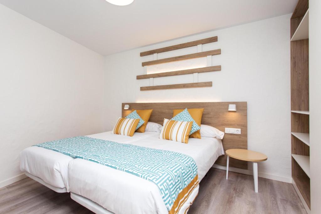 R2 Maryvent Beach Apartment image 1