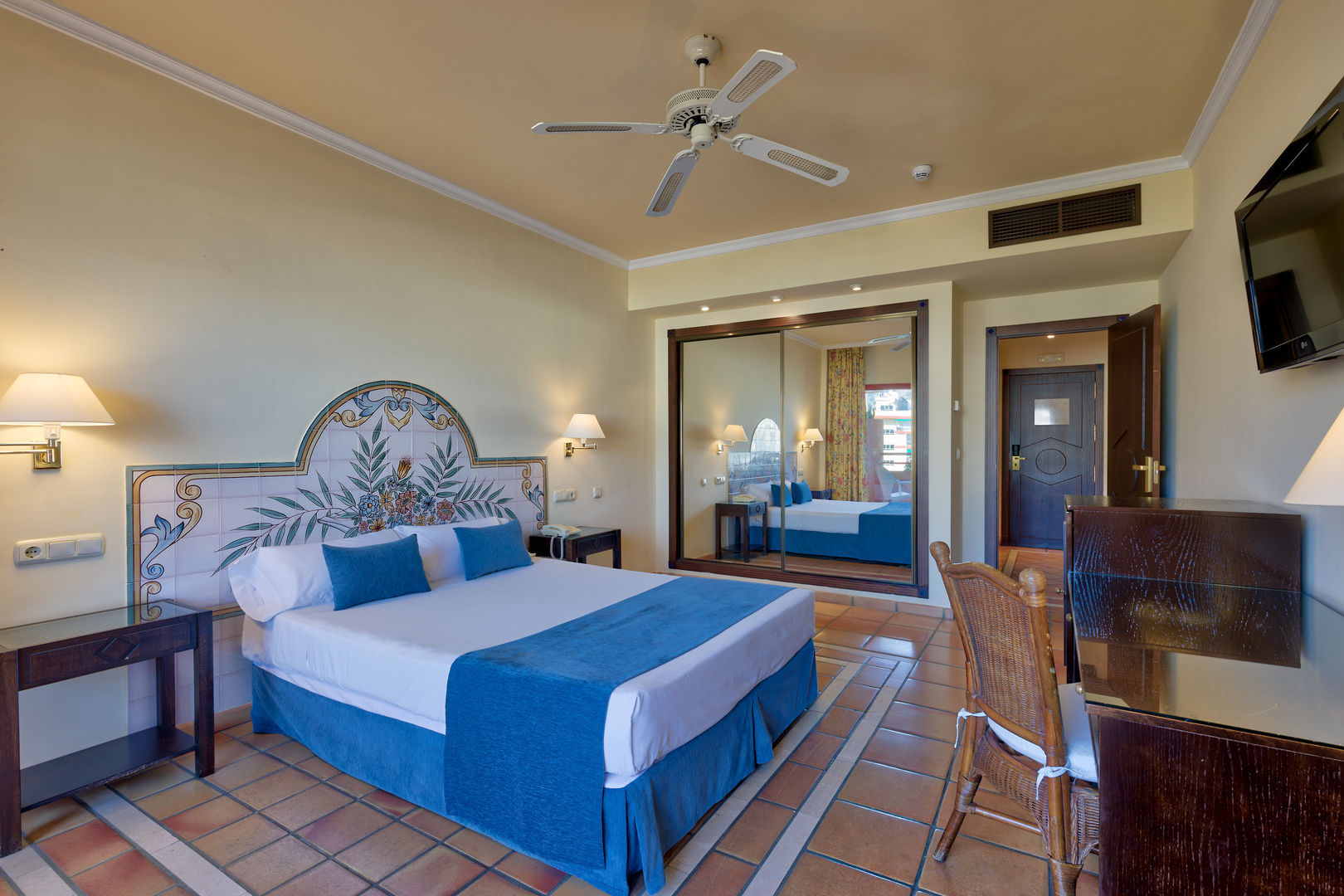 Ibersol Almuñecar Beach & Spa image 1