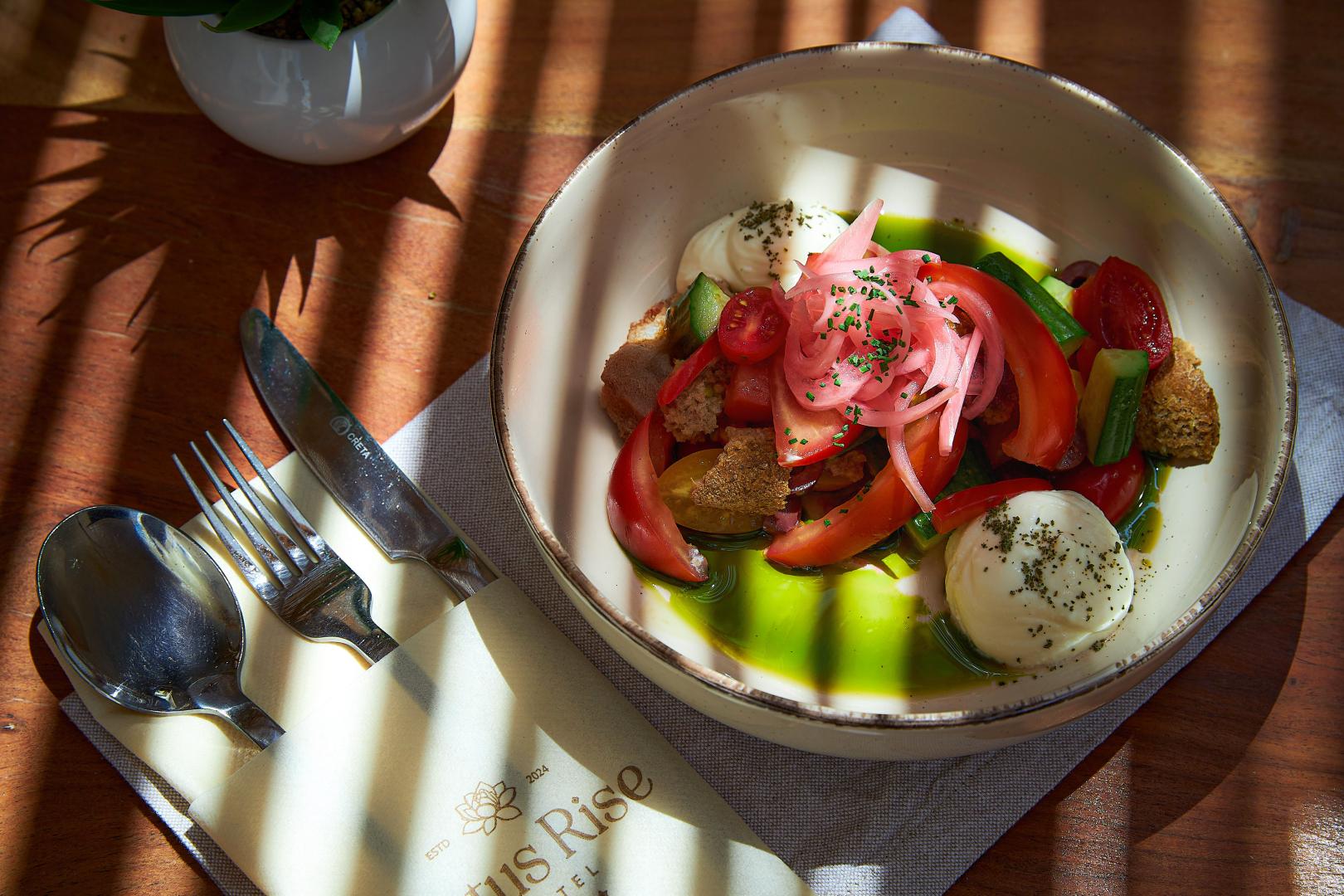 Close-up van gerecht — Lotus Rise Hotel
