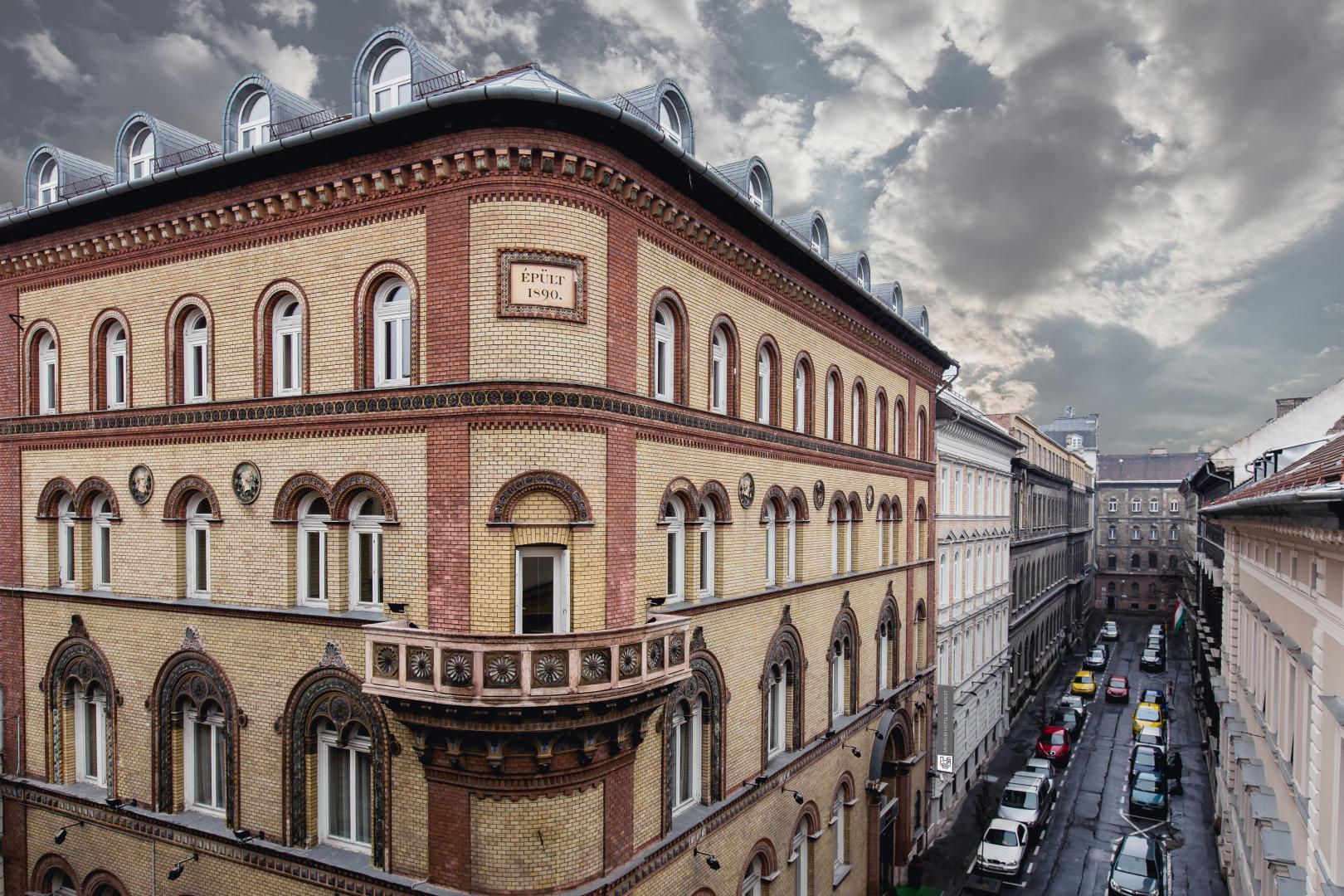 Main image