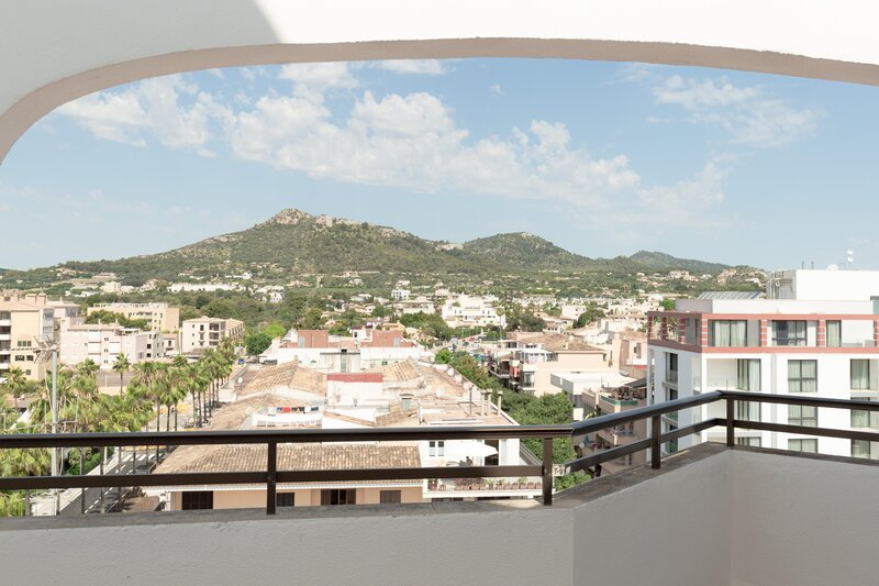 R2 Cala Millor Beach Apartments image 3