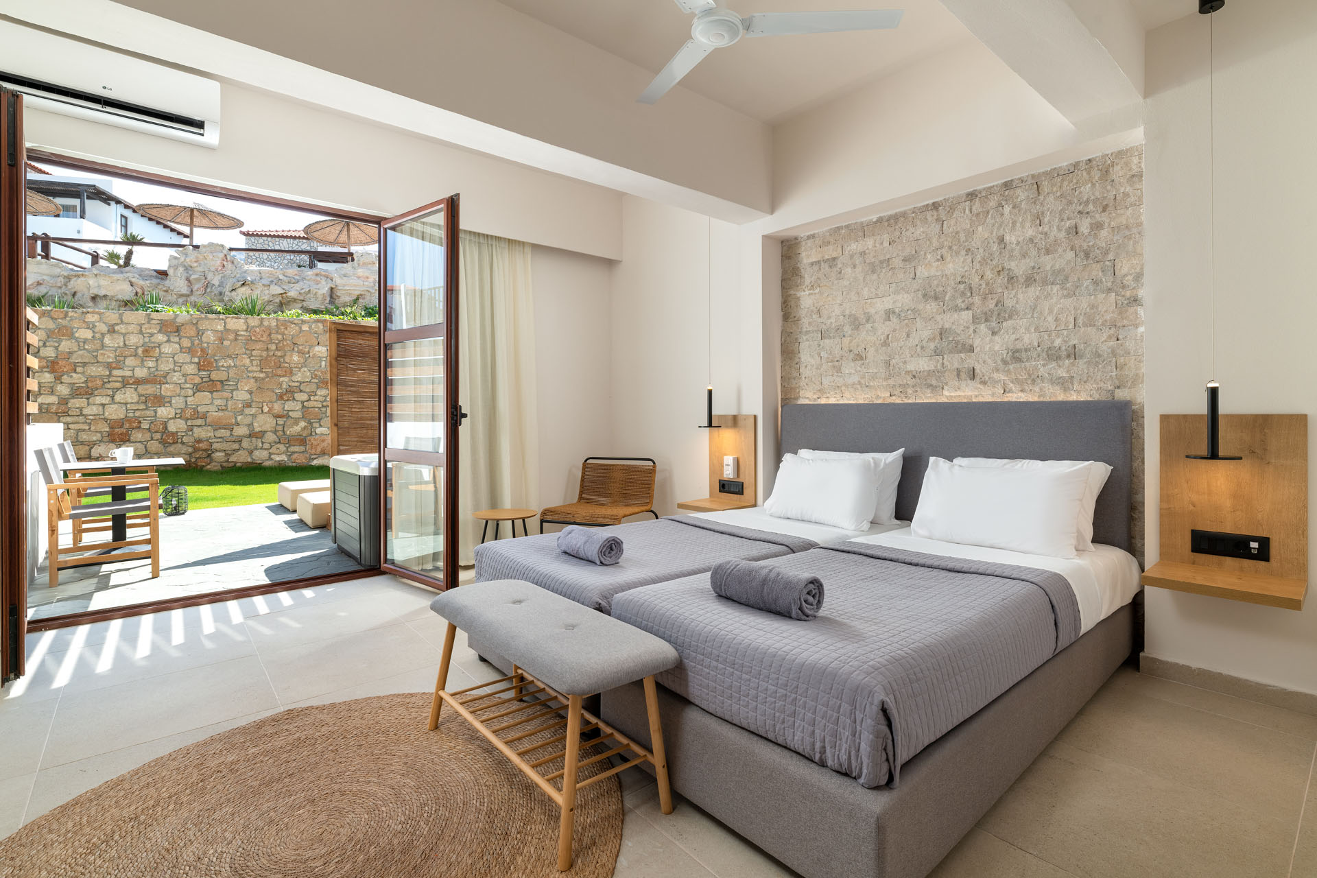 Costa Lindia Beach image 1