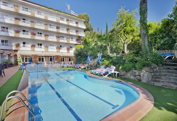 Hotel GHT Neptuno in Tossa de Mar - foto 2