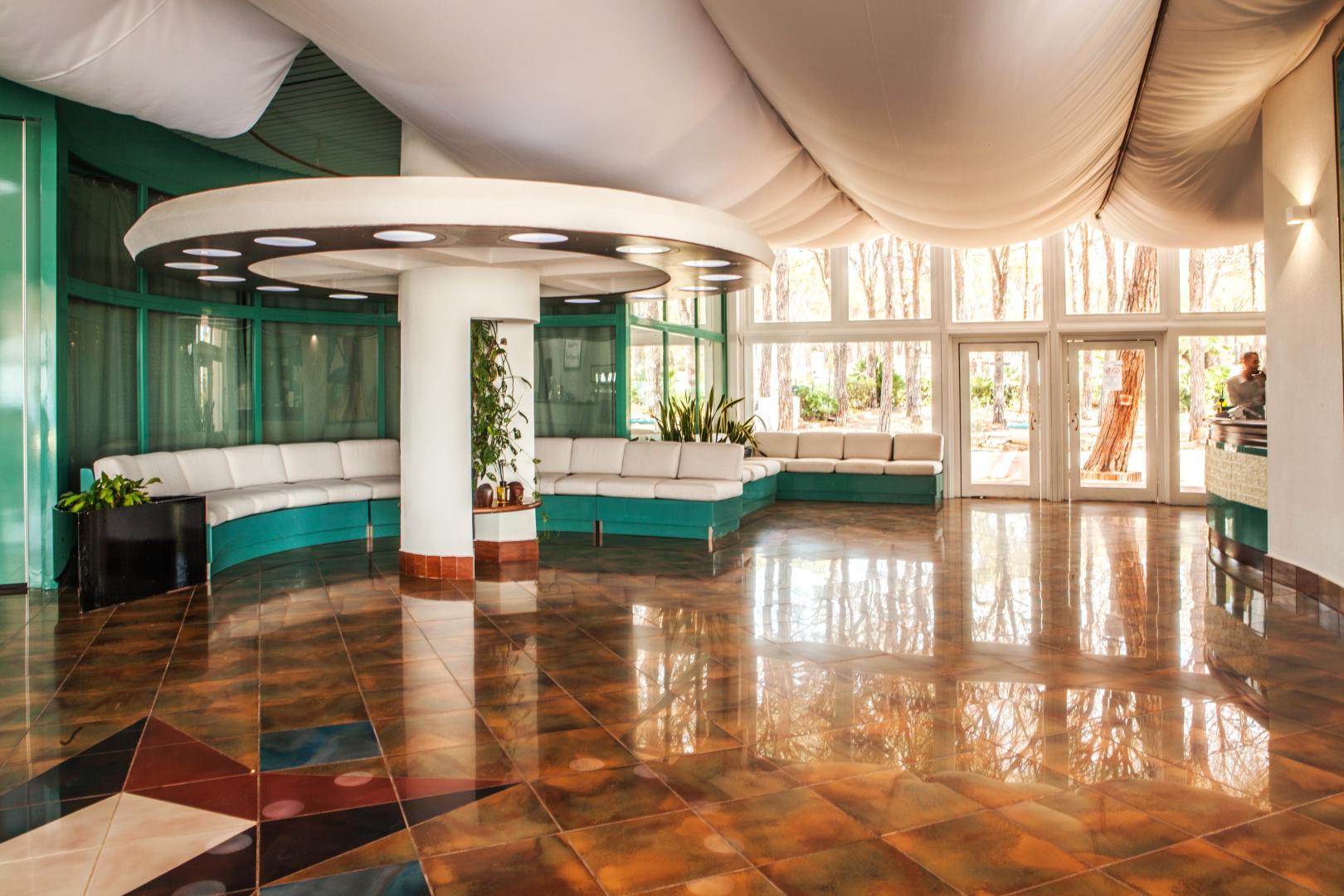 Lobby met receptie — New Barcavela