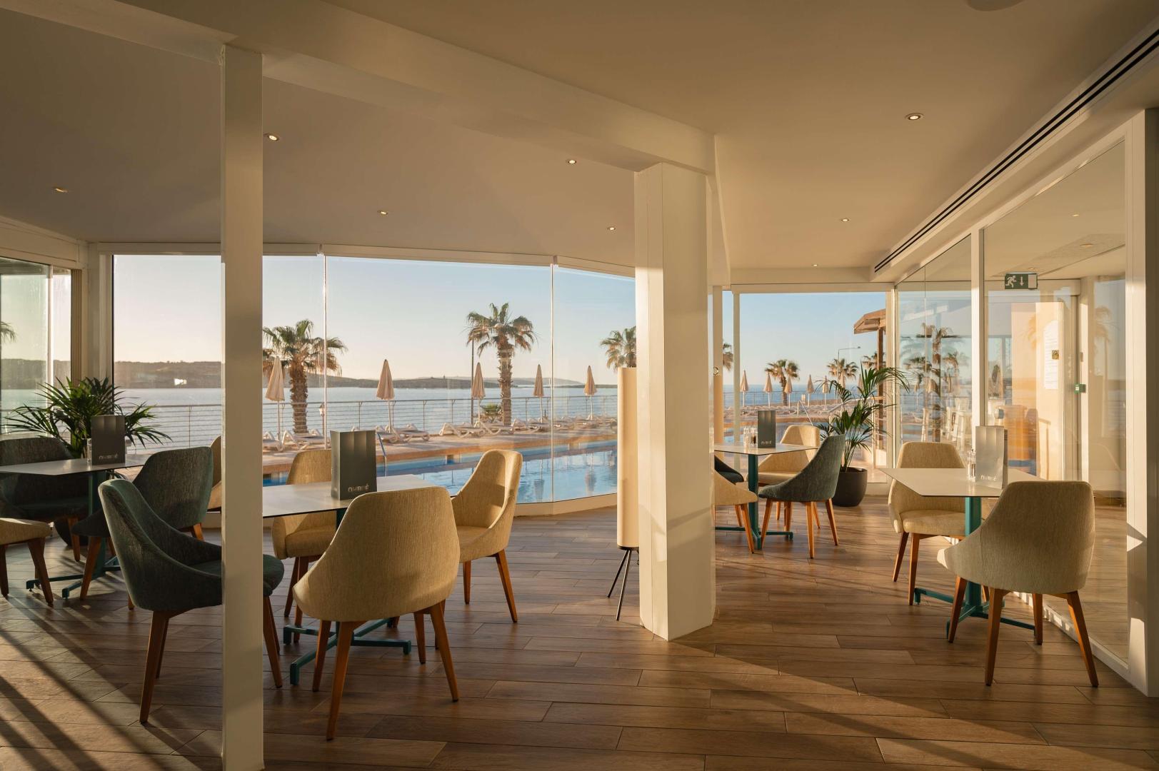 Doubletree by Hilton Malta image 2