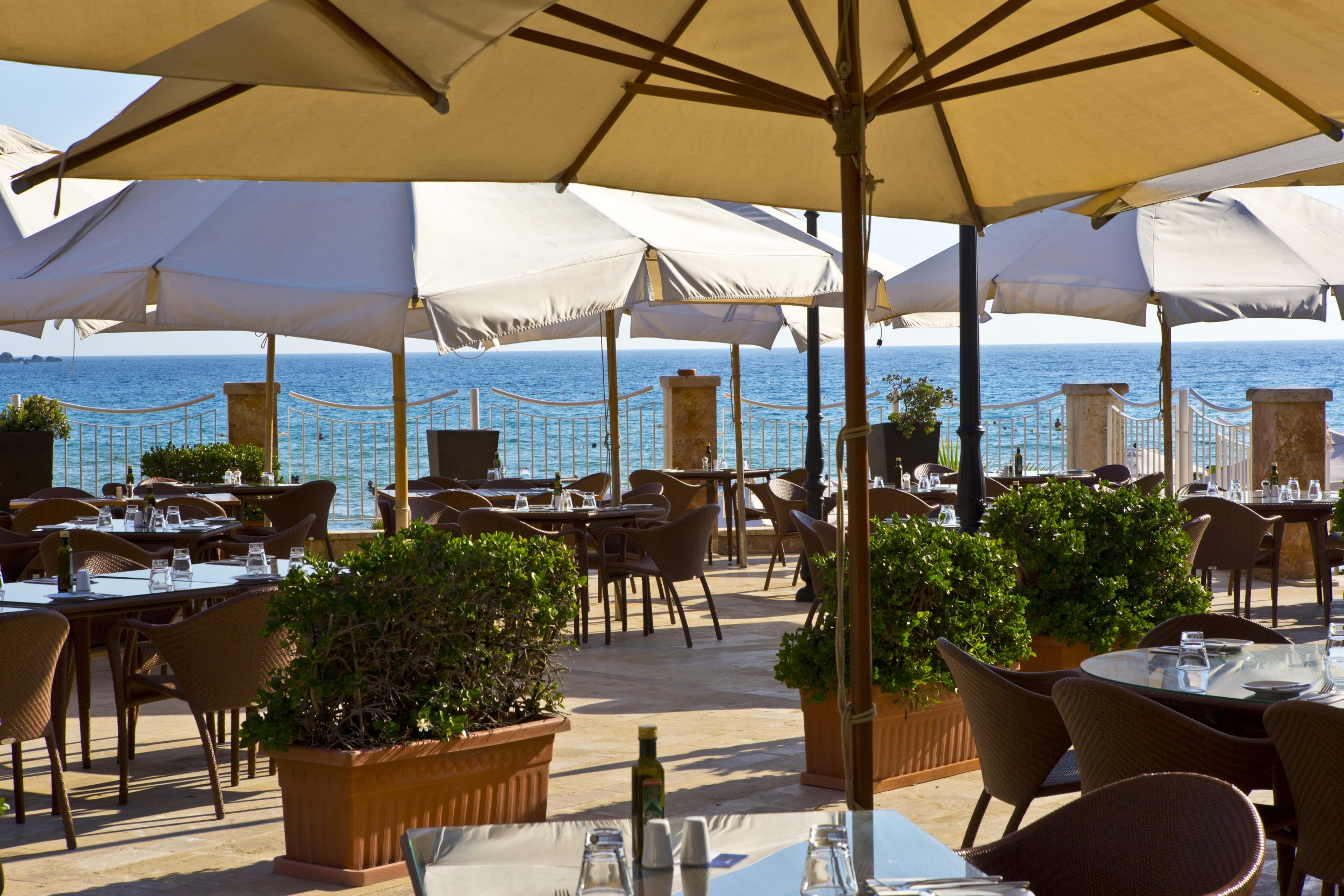 Zeezicht vanaf het balkon — Radisson Blu Resort & Spa Malta Golden Sands