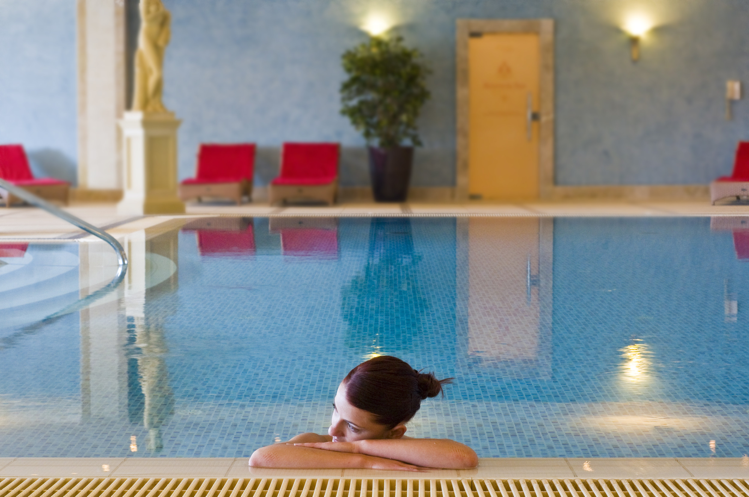 Binnenzwembad — Radisson Blu Resort & Spa Malta Golden Sands