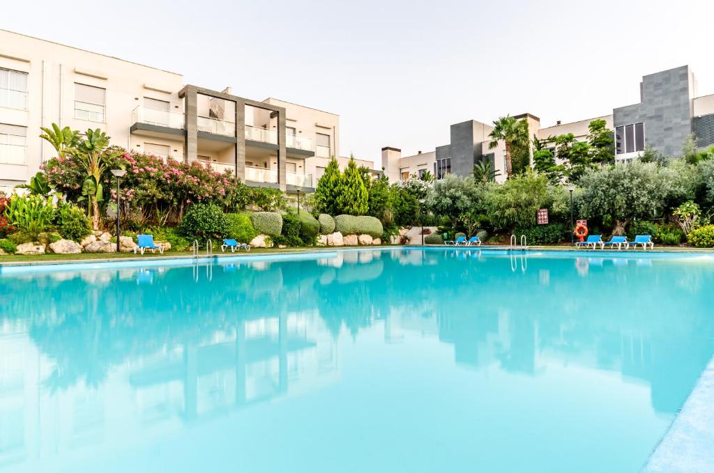 El Plantio Golf Resort image 0