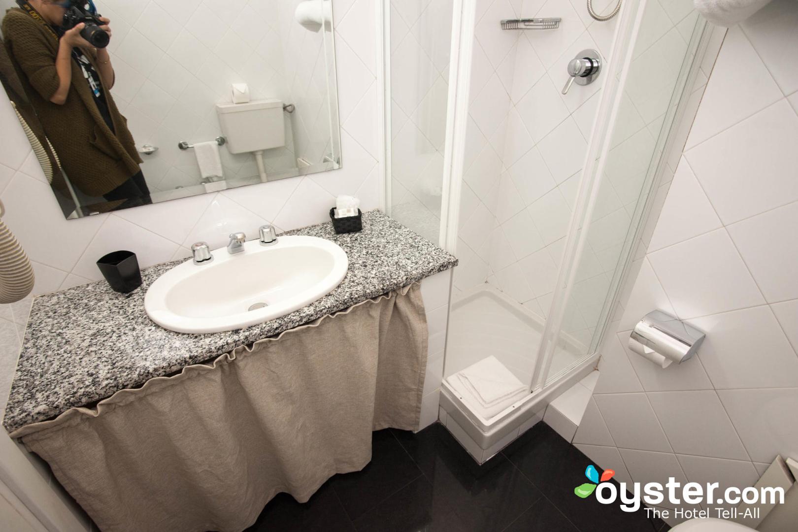Badkamer met ligbad — Castello