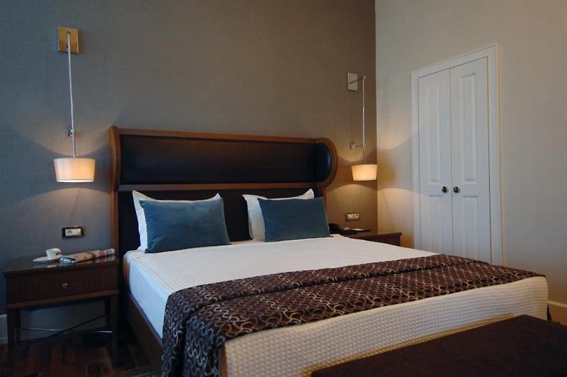 Titanic Port Bakirkoy image 2