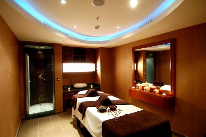 Titanic Port Bakirkoy image 1