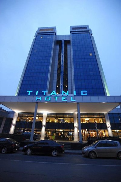 Titanic Port Bakirkoy image 0