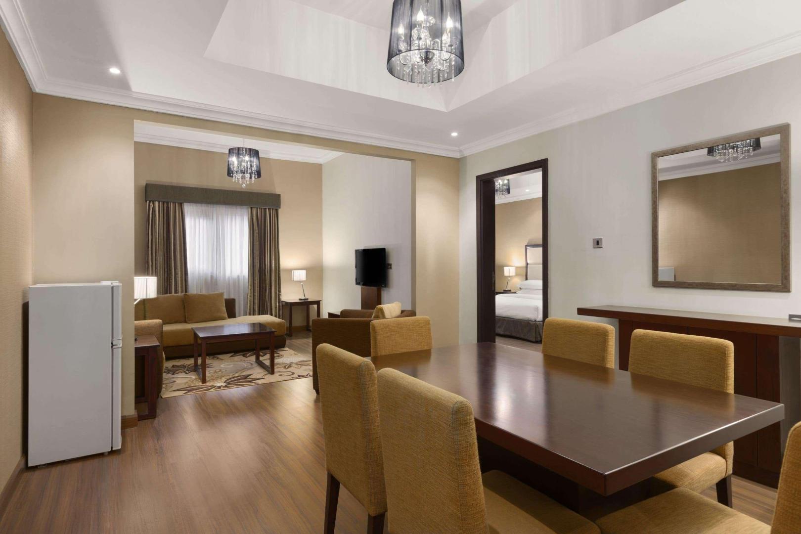 Ramada Hotel & Suites by Wyndham Ajman foto 2