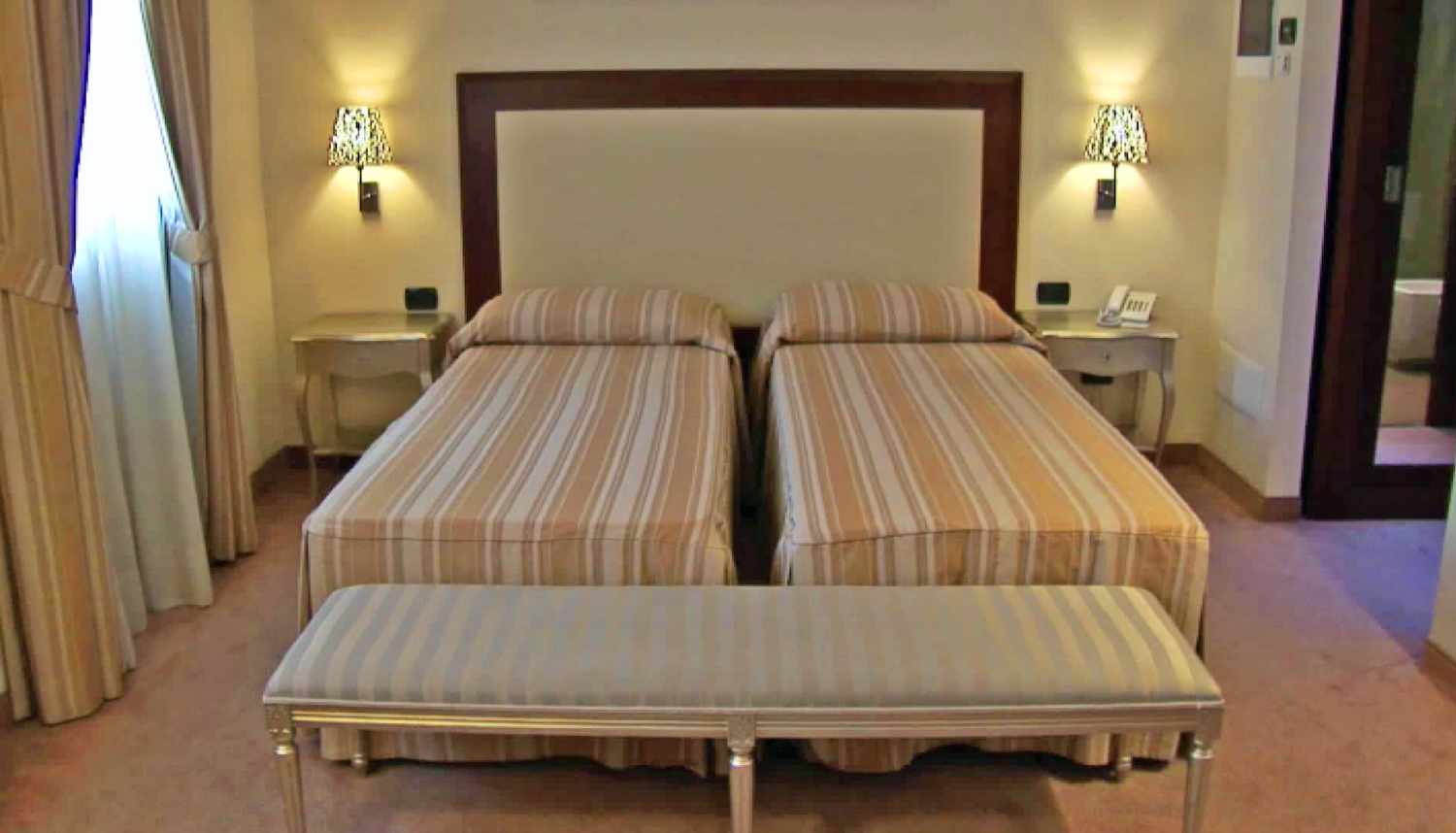 Kamer met tweepersoonsbed — For You