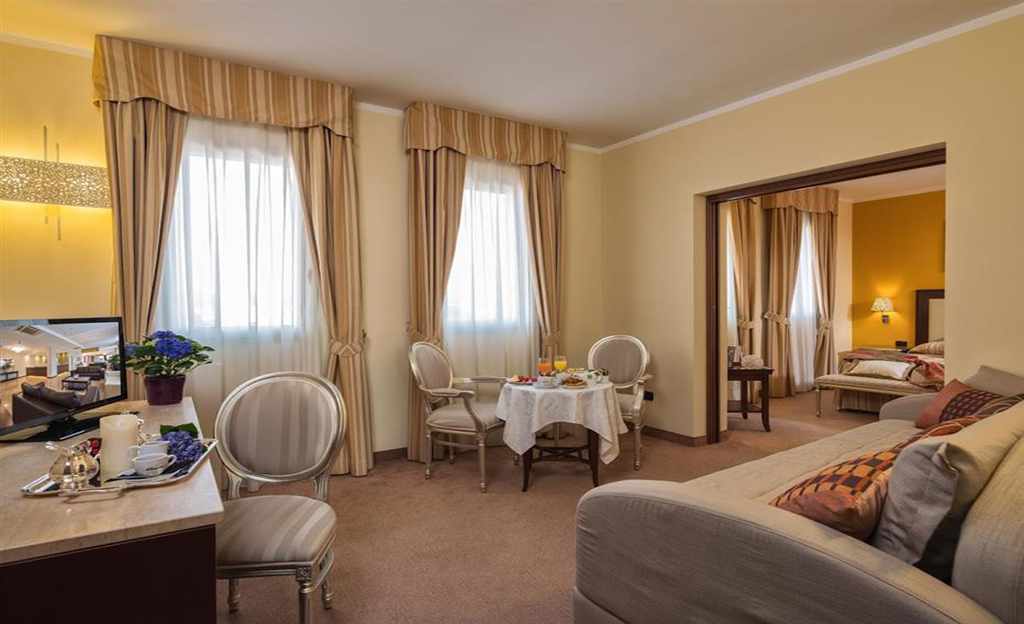 Suite met zithoek — For You