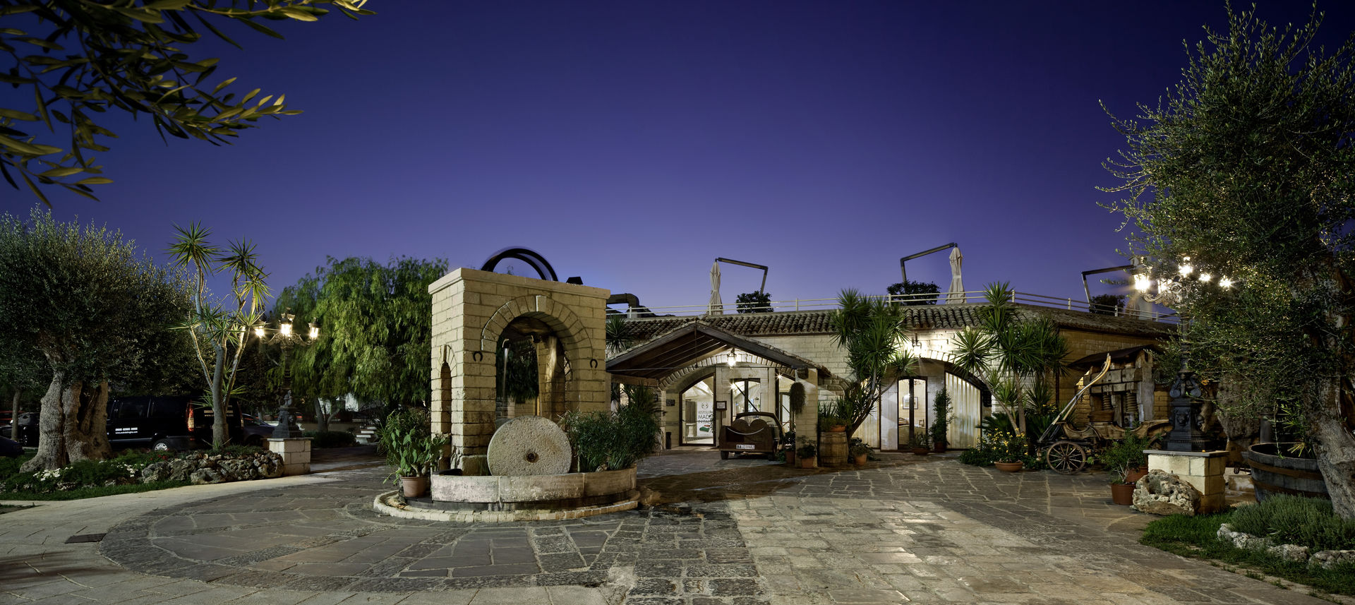 Una Hotel Regina Bari image 1