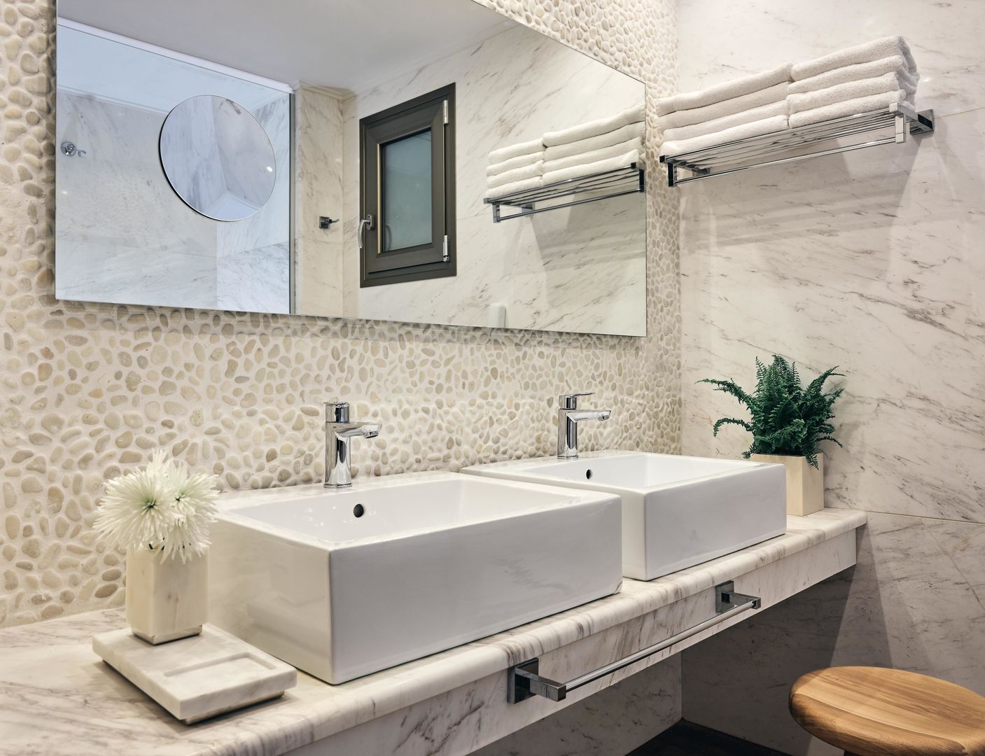 The Royal Blue image 2