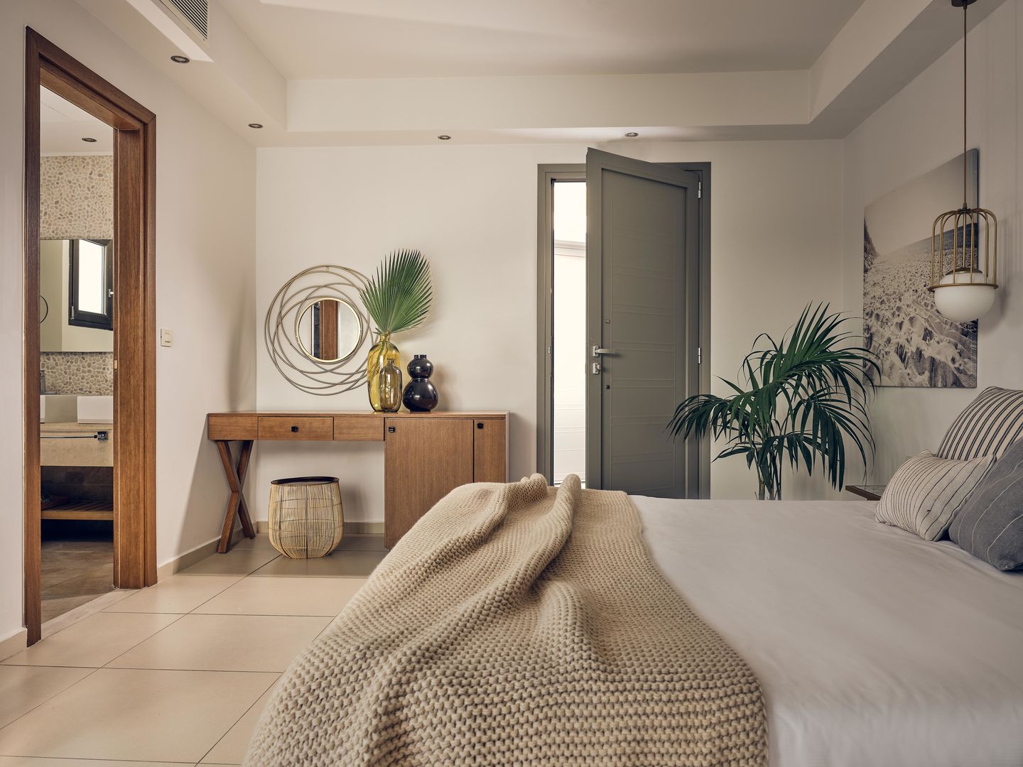 The Royal Blue image 1