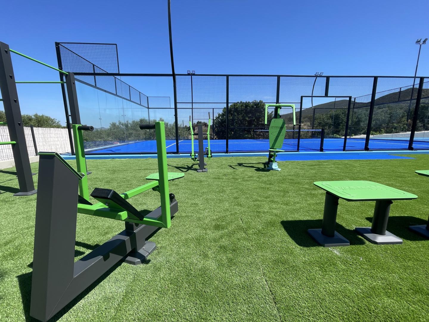 Fitnessruimte met cardio-apparaten — Lu' Hotel Porto Pino