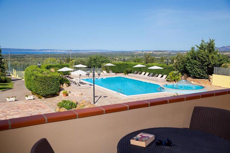 Lu' Hotel Porto Pino foto 3