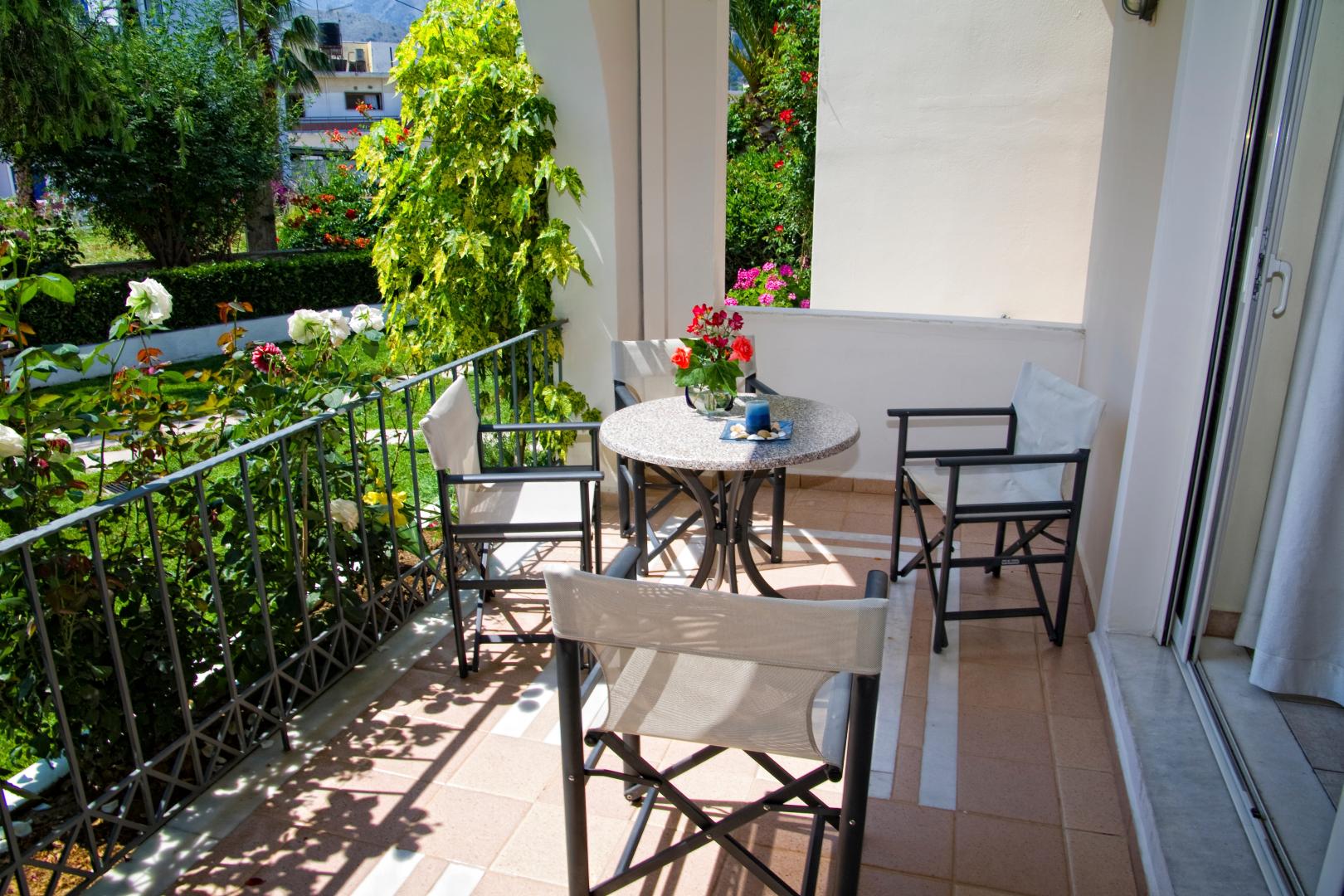 Binnenplaats — Papadakis Apartments