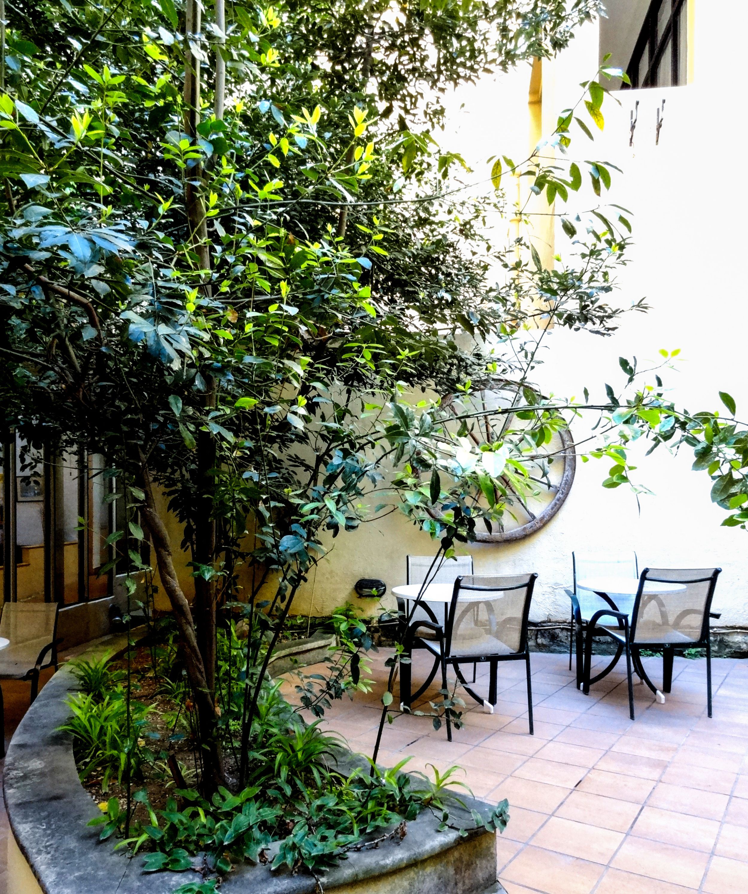 Binnenplaats — Hotel Kennedy Nova