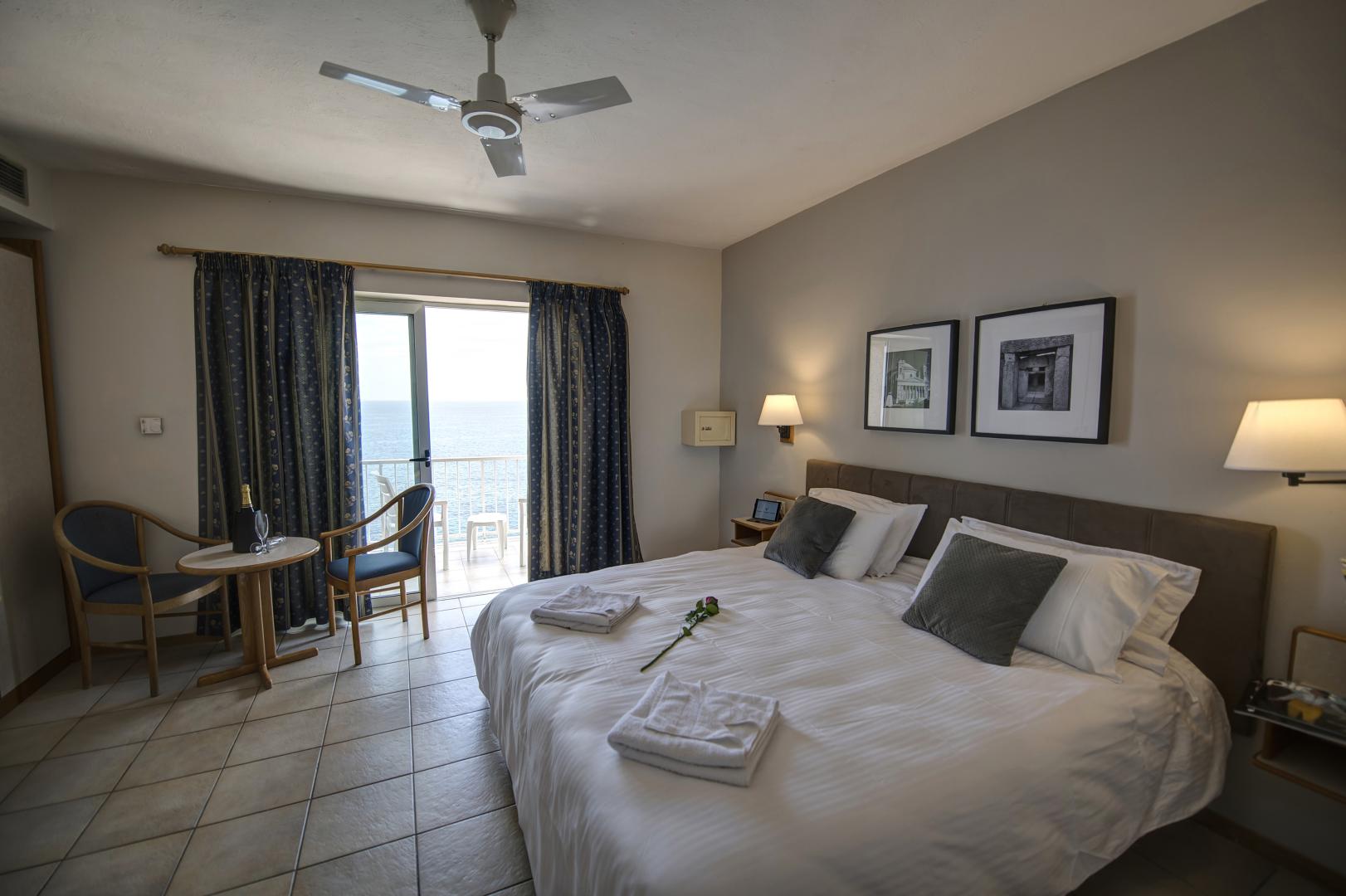 Suite met zithoek — Sliema Chalet Hotel