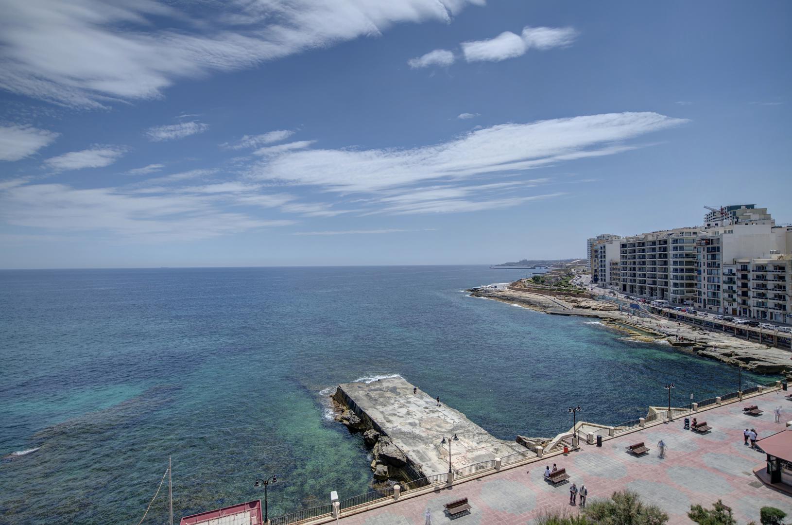Zeezicht vanaf het balkon — Sliema Chalet Hotel