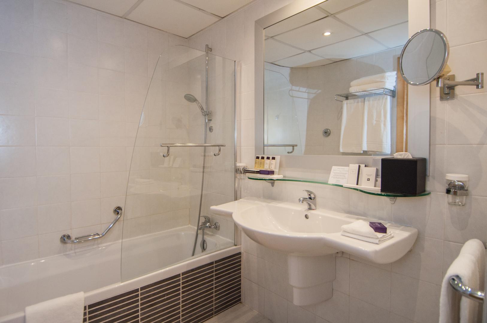 Badkamer met ligbad — Verdi St. Georges Bay Marina