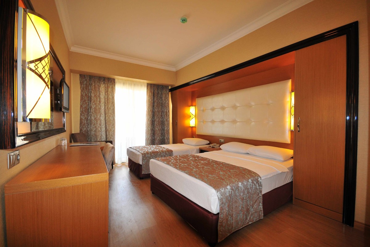 Pasa Beach Hotel image 1