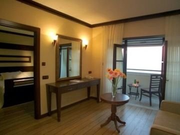 L'Ancora Beach image 2