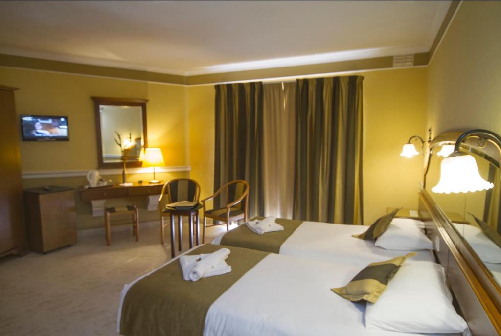 Suite met zithoek — Soreda Hotel